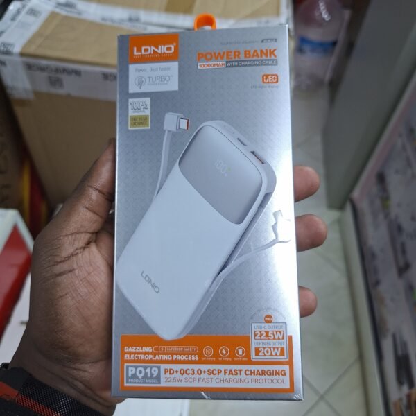 10000mAh capacity power bank - Image 3